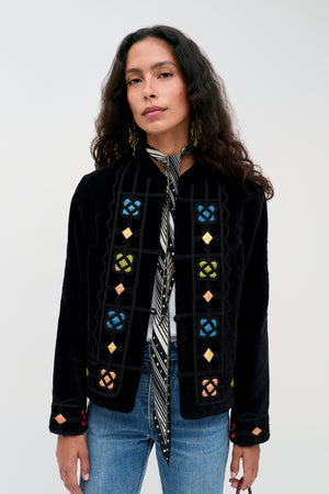 Viktoria  -  Serino Applique Black